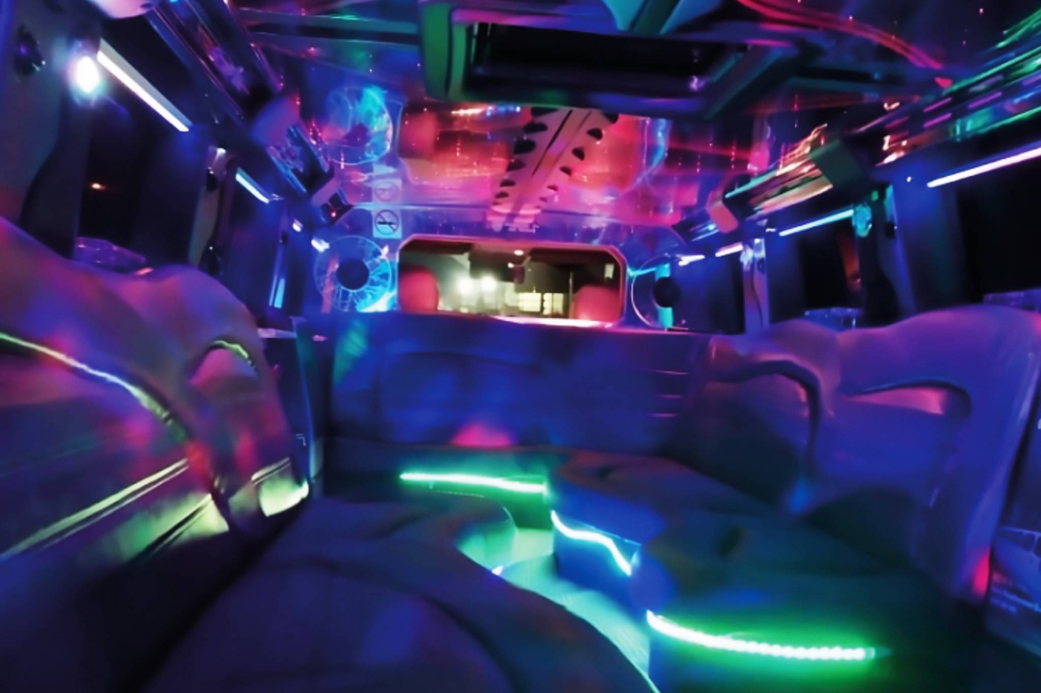 Hummer Blanca H2 | DiscoBus Barcelona