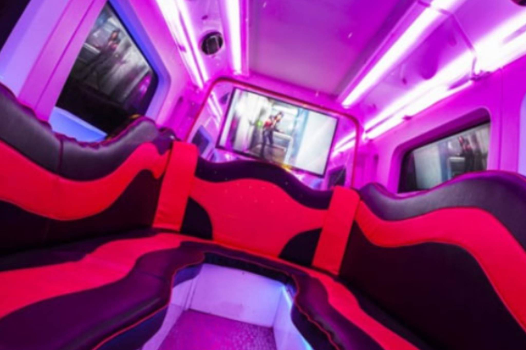 MiniDiscoBus Barcelona | Alquiler de DiscoBuses y Limusinas | DiscoBus Barcelona