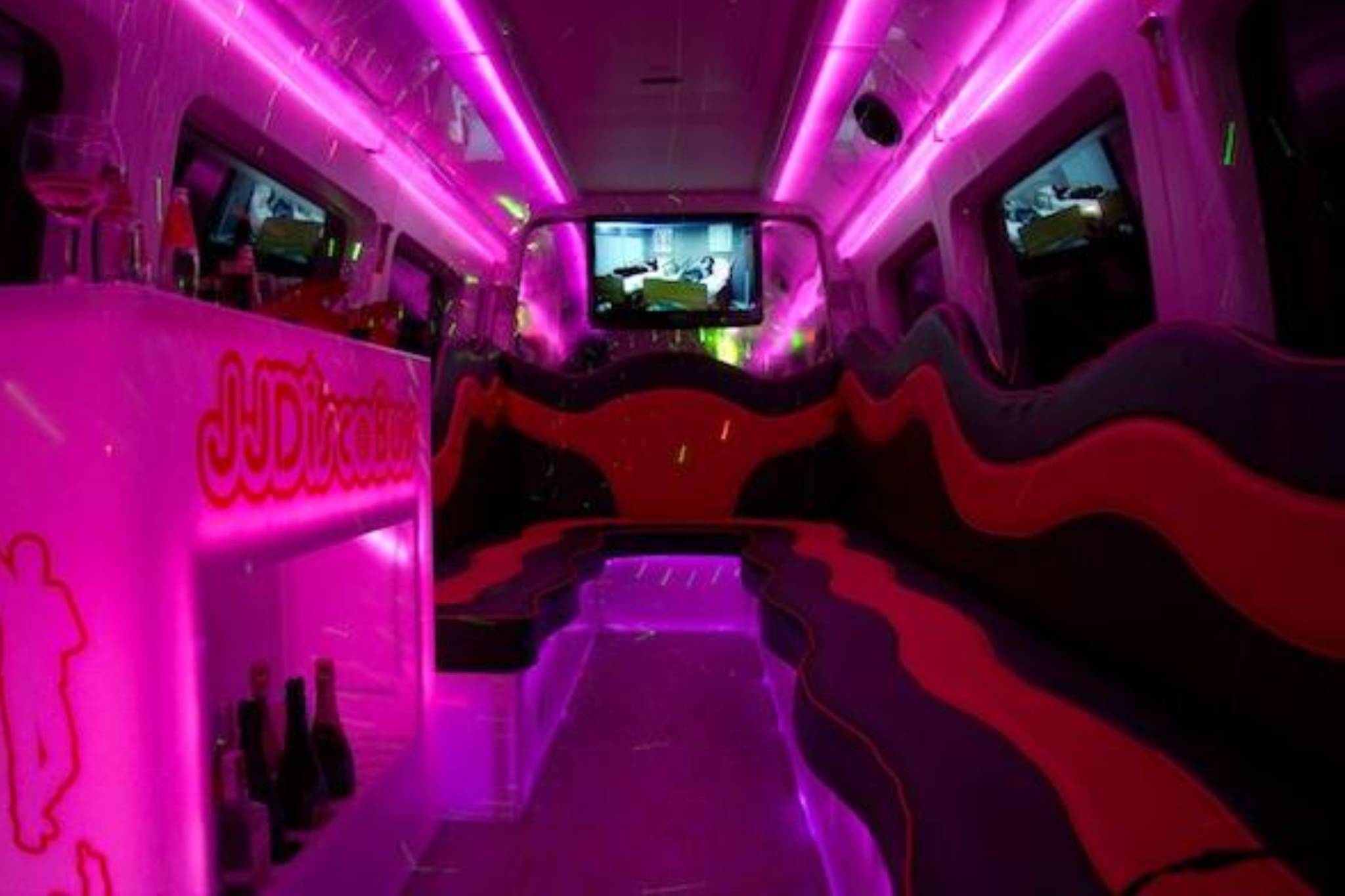 MiniDiscoBus Barcelona | Alquiler de DiscoBuses y Limusinas | DiscoBus Barcelona